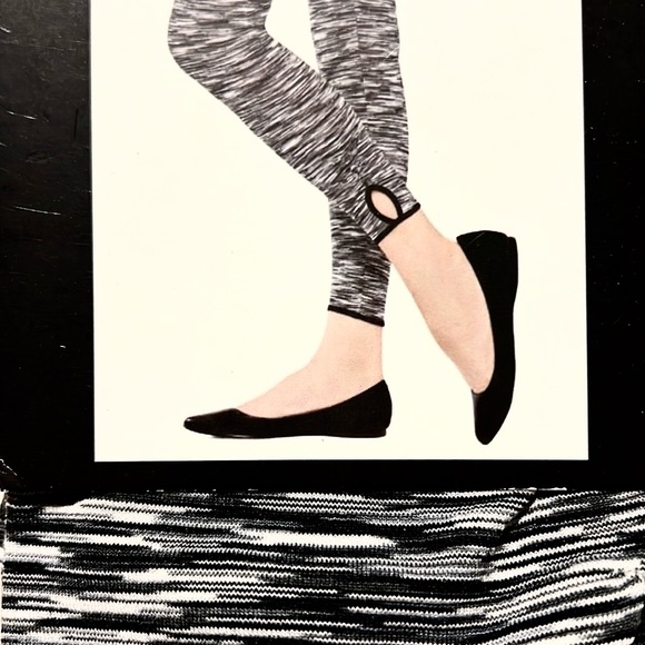 NWT Pair of Joe Boxer Leggings - Picture 4 of 4